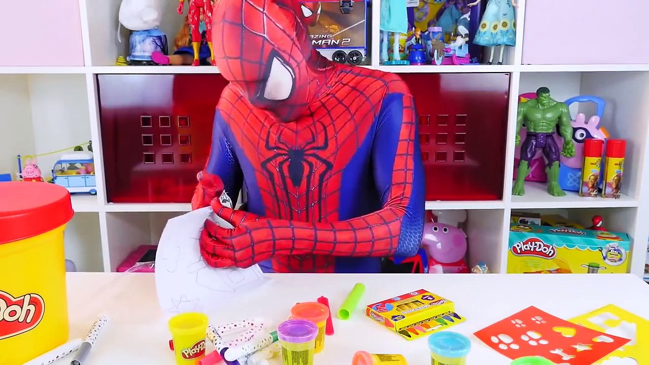 Spiderman & Elsa! Kinder Surprise Play Doh and more.
