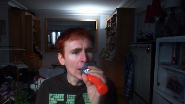 Wiwi égratigne Mama de Nakk Mendosa