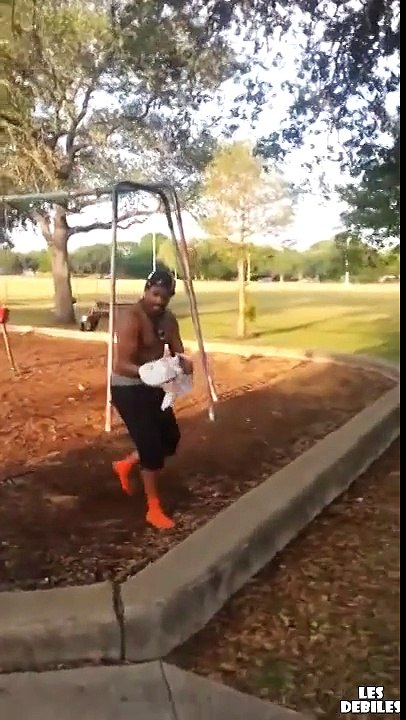 Un ko ridicule dans une bagarre