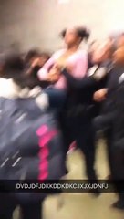 Un policier balance une élève au sol dans les couloirs d’une école !
