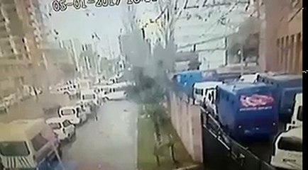 Momenti i shperthimit ne Izmir (pamje nga kamerat e sigurise) 2