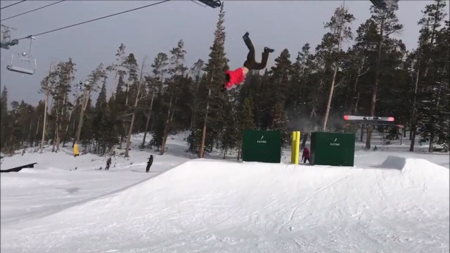Saut à ski sur un tremplin Fail