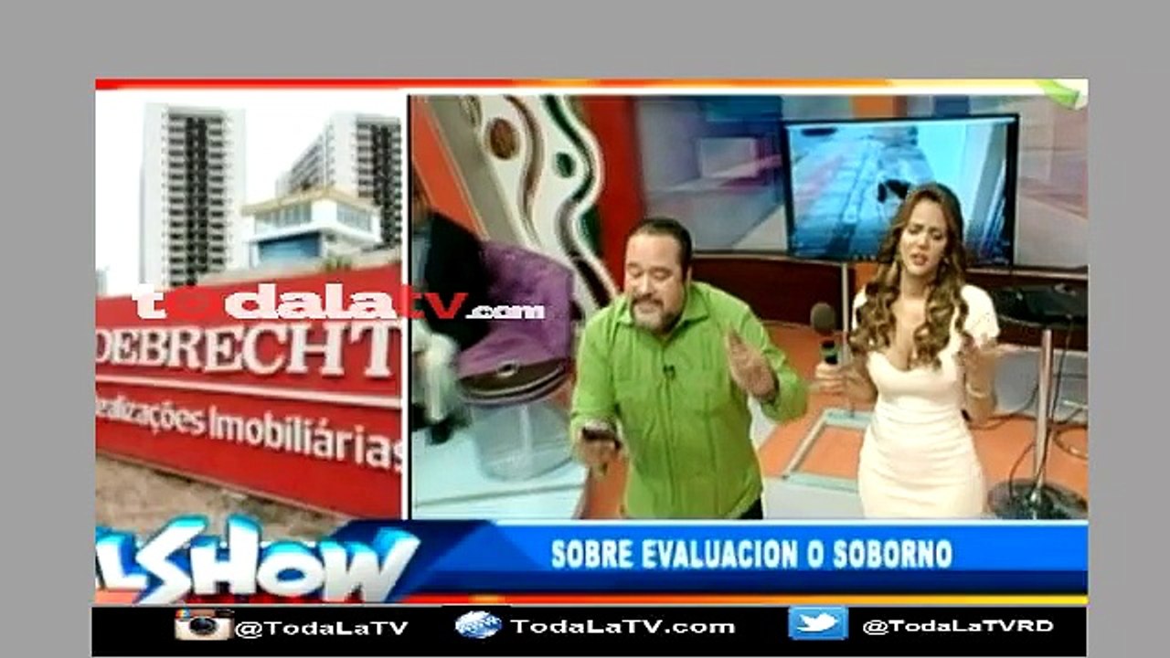 Rafael Ventura le dice a Salvador Sánchez :  "usted se calla y protege a to lo ladrones-El Show Del Mediodia-Video