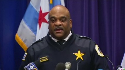 Chicago: uomo bianco malato di mente preso a calci e pugni da quattro afro-americani