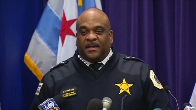 Chicago: uomo bianco malato di mente preso a calci e pugni da quattro afro-americani