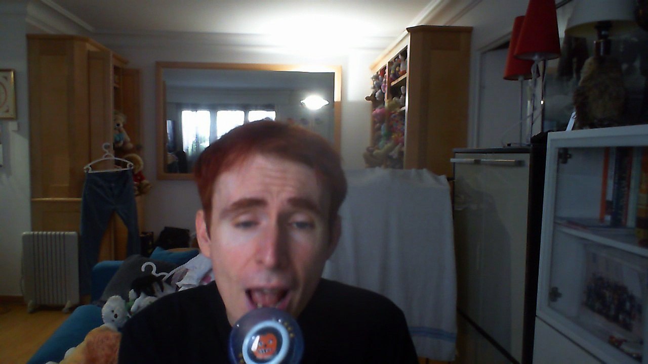 Wiwi égratigne "rien n'est parfait" de Tal