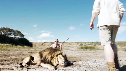 Acești braconieri au vrut sa se pozeze cu noul trofeu, însă și-au filmat propria moarte!