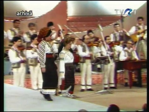 Laura Lavric si Mioara Velicu - LIVE - Primul concert Tezaur Folcloric 1988