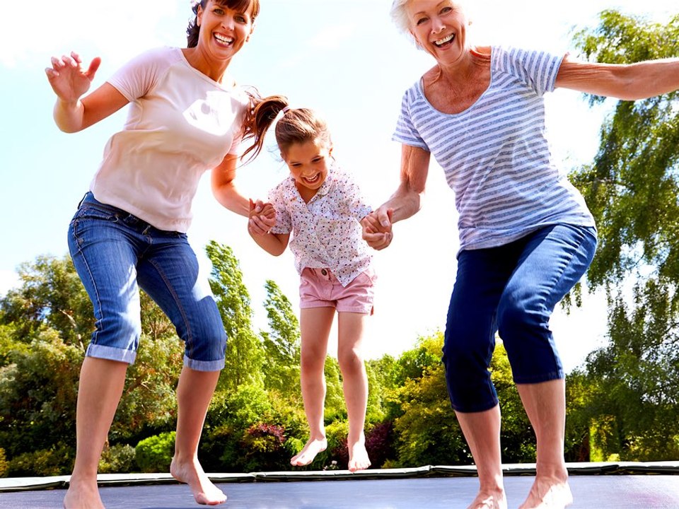 Trampoline Workout: 5 Bouncing Benefits