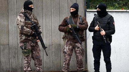 Віце-прем'єр Туреччини: поліція знає, де нападник на нічний клуб