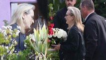 Meryl Streep and More Celebrities at Debbie Reynolds and Carrie Fisher Funeral