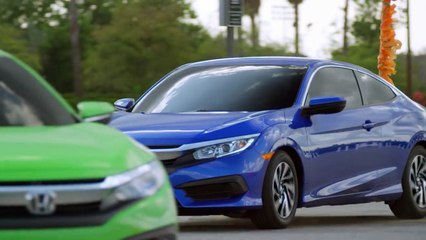 The 2016 Civic Coupe takes on the Civic Dream Track-4pER1YjJn3M
