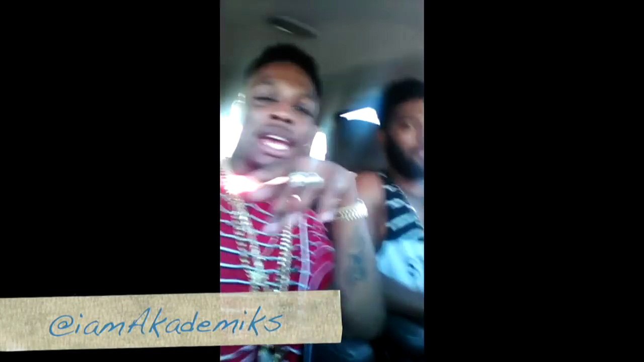 Goons Taunt Trill Sammy after Snatching his Chain.. and says he Can buy it back for $50,000.00-Ua8JGuPL584