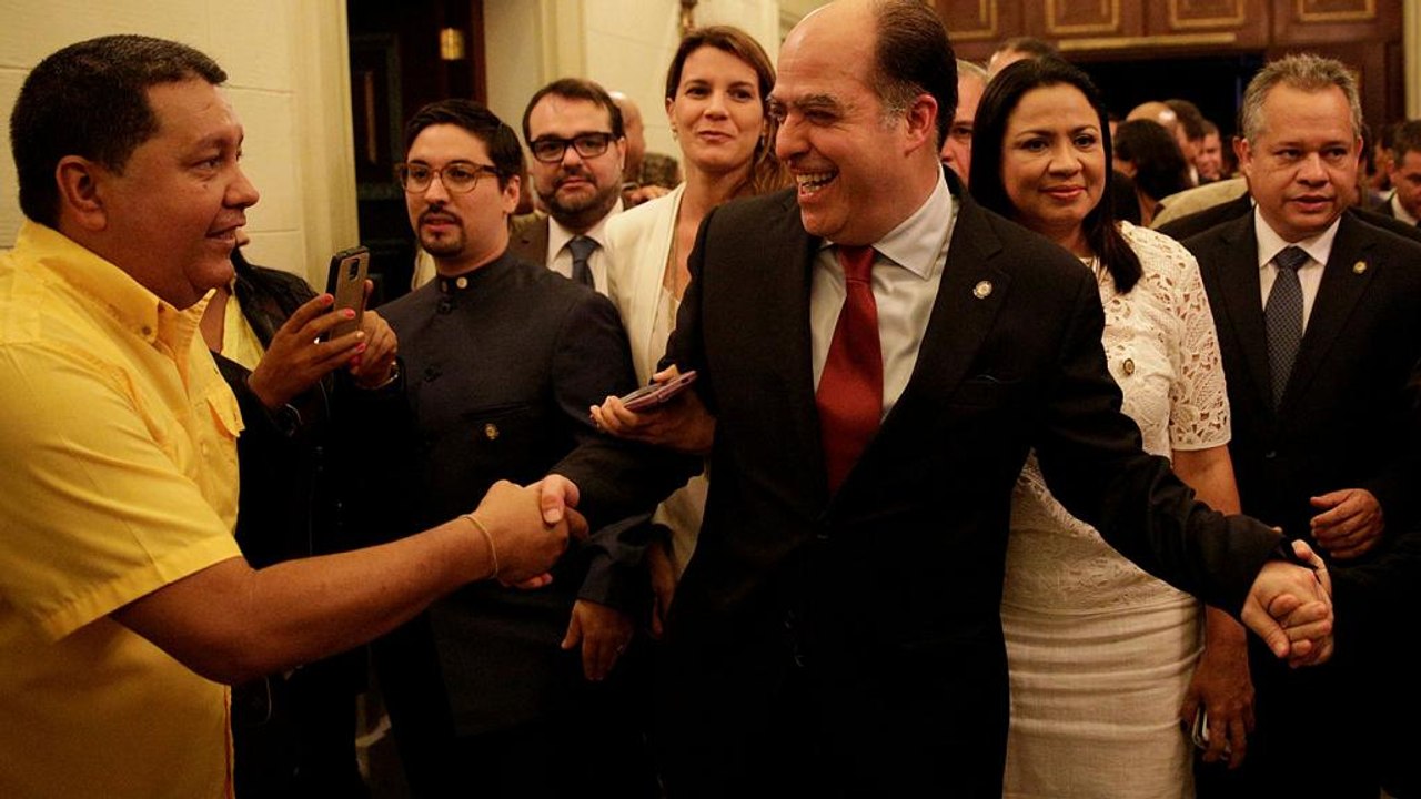 Venezuela: Parlament will Präsident Maduro absetzen