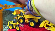 CAT Project Construction mighty machines jobsite Hot Wheels Mega Hauler Bulldozer Excavator Fron