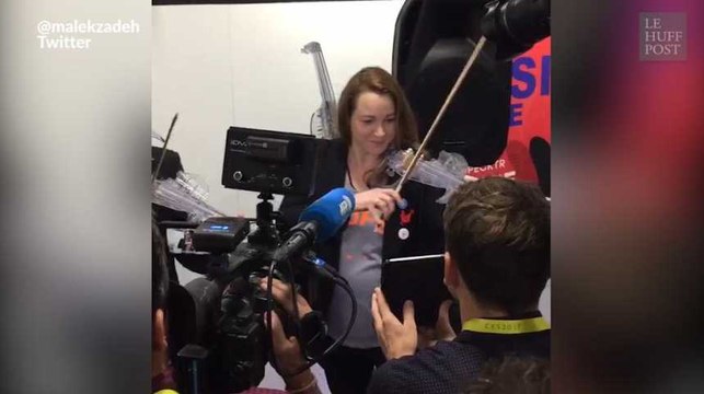 À Las Vegas, Axelle Lemaire joue La Marseillaise sur un violon imprimé en 3D