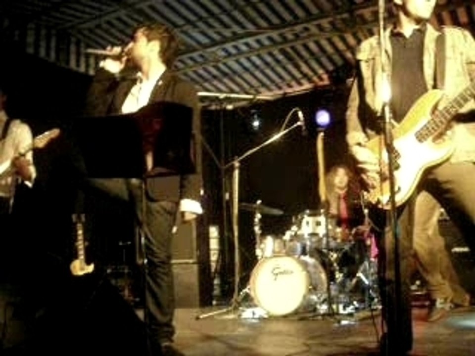 RADIO 5.SHOULD I STAY OR SHOULD I GO ?