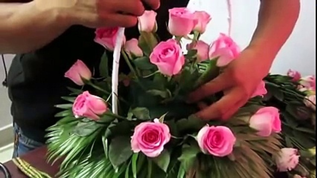 Hướng dẫn cắm hoa giỏ tròn đẹp - đơn giản