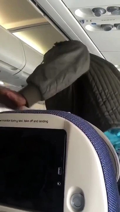 Un sans-papier fait un scandale dans l’avion pour ne pas être renvoyé au Sénégal