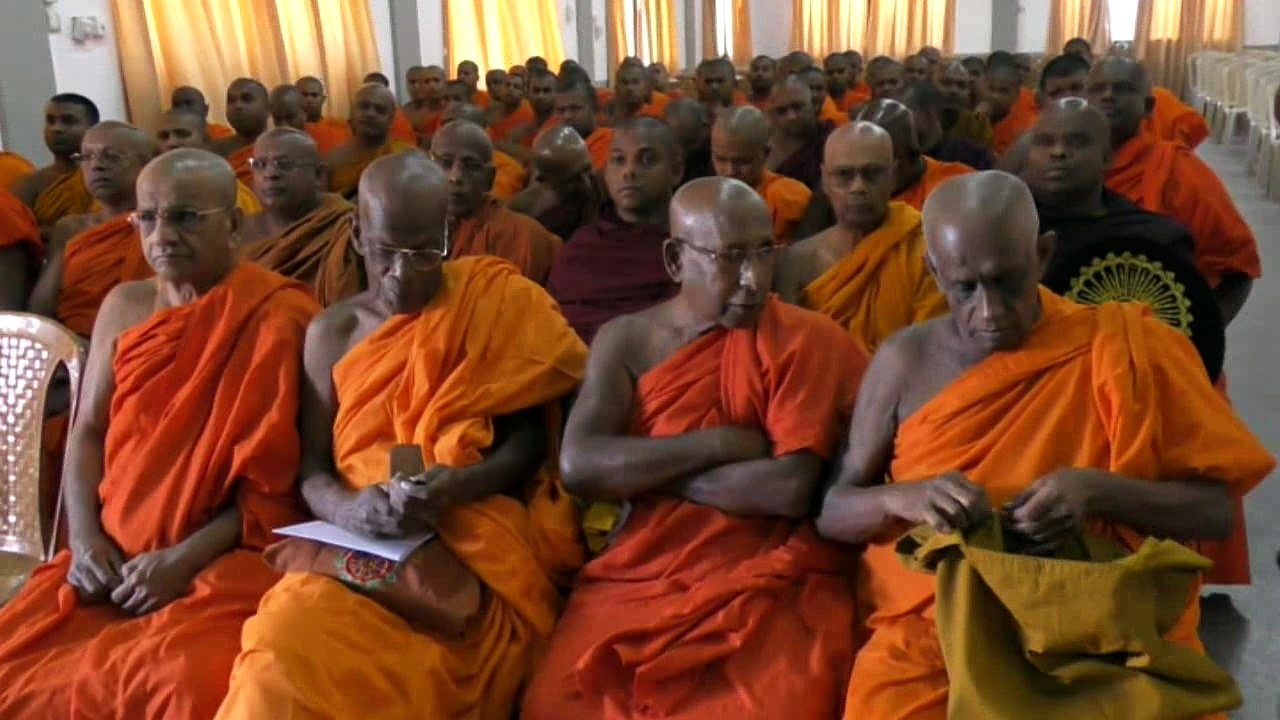 NGO නඩ නිති සම්පාදනයට බැහැලා....සාමාන්‍ය පෙළවත් සමත් නැති අපේ මන්ත්‍රීවරු දන්නේ අත උස්සන විතරයි..
