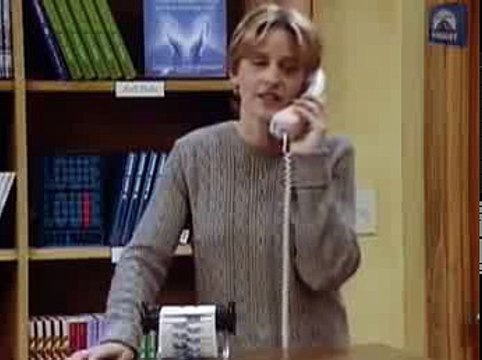 ELLEN: S02E11 Ellens New Friend