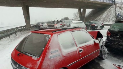 Aksident zinxhiror në Serbi, përplasen 45 vetura – shumica e të lënduarve janë shqiptarë! (Video)