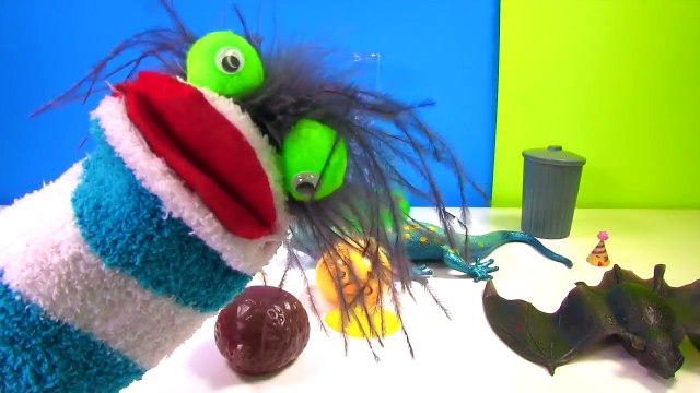 Cutting Open Squishy Toys to See What is Inside of Bat and Poop _ Fizzy Toy Show-Ck5