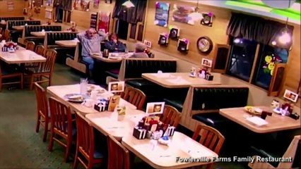 Une voiture s'encastre dans un restaurant à Michigan