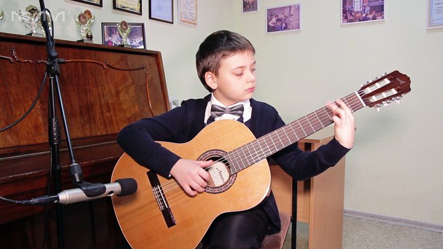 Уроки игры на гитаре Харьков - Володя И. С. Бах - Бурре