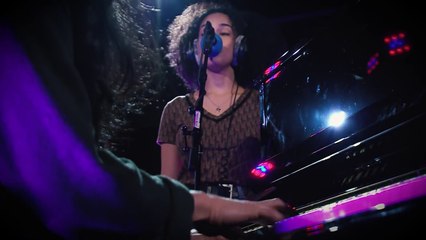 Jorja Smith - Let Me Love You (Mario Cover) - Radio 1's Piano Sessions-dyiM1y7MAPE