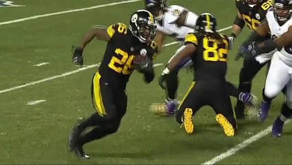 Le'Veon Bell cuts around the end for 23 yards