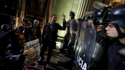 Мексика: "бензиновый бунт" распространяется по стране