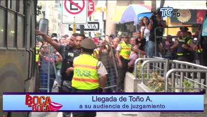 Llegada de Toño A. a su audiencia de juzgamiento