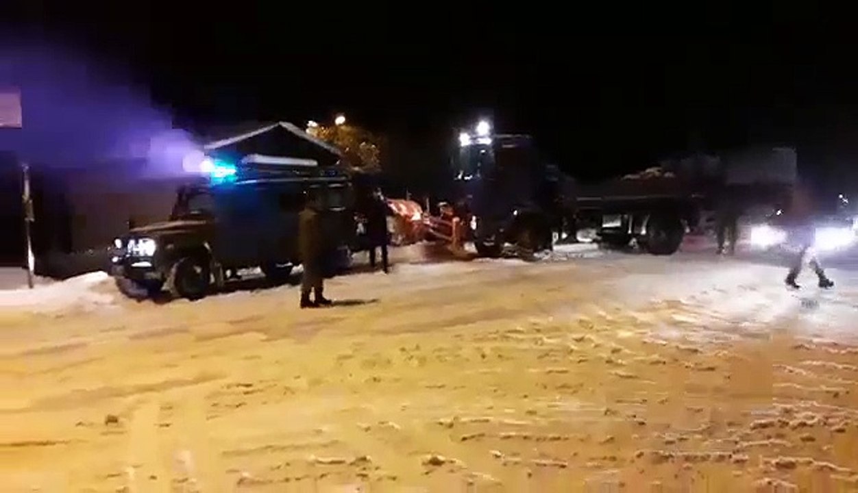 Policia bllokohet në kufirin me Serbinë