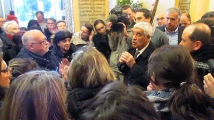 La CGT et les grévisites de la polyclinique investissent la mairie de tarbes