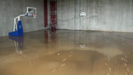 Inondations et coulées de boue: plus de 60 pompiers...