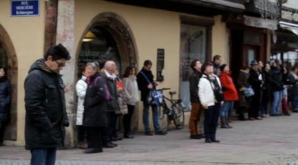 Le glas a sonne ce midi a...