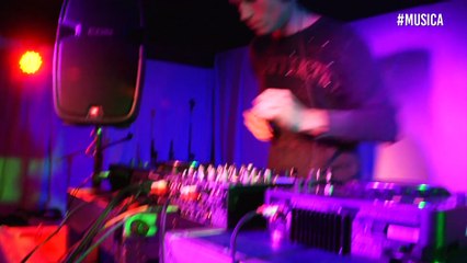 ¿Sueñas con ser DJ? Este innovador guante podría ayudarte