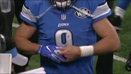 How has Matthew Stafford's injured finger impacted his play?