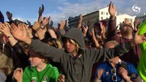 Les clapping géant des supporters islandais à...