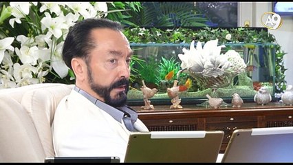 Deccal’in saçı ne renk, boyu ne kadar?