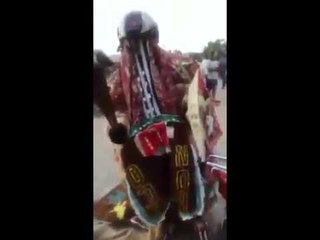 Insolite / Un masque béninois en mode Karaoké sur une chanson de Magic System