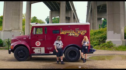 Masterminds Official Trailer 1 (2016) - Kristen Wiig Movie-lFQP73G5yRg