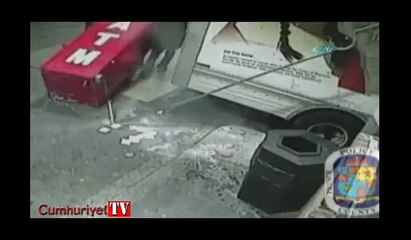ATM’yi yerinden söktüler