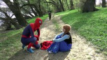 VAMPIRE Frozen Elsa! Spiderman Superheroes Frozen Anna CatWoman in Real Life Fun IRL