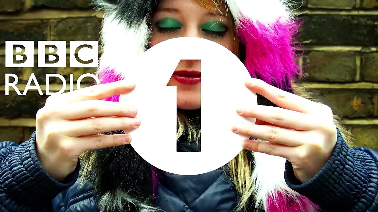 'Right in the throat!' -  Michael Fassbender got SHOT behind-the-scenes of X-Men-aL3ns1Di4p4