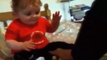 COMEDY VIDEOS _ FUNNU BABIES - Happy baby playing with Dad-NhiczdsT13k