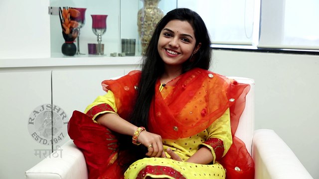 Top 13 Questions With Aarya Ambekar | Ti Saddhya Kay Karte | Marathi Movie 2017