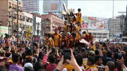 Católicos pasean al Cristo Negro por Manila entre fuertes medidas de seguridad