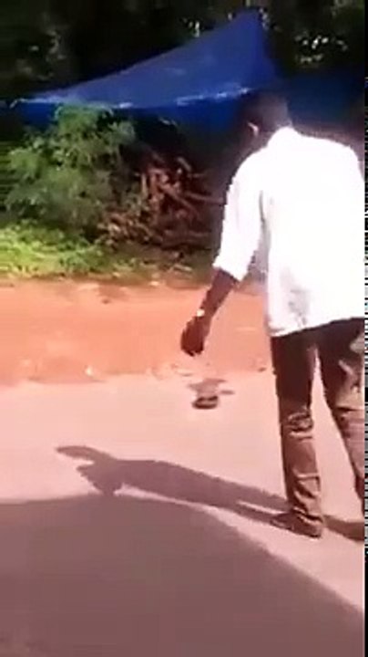 Funny Video   Drunk Man   ഇങ്ങനെയും ചെരിപ്പിടാം